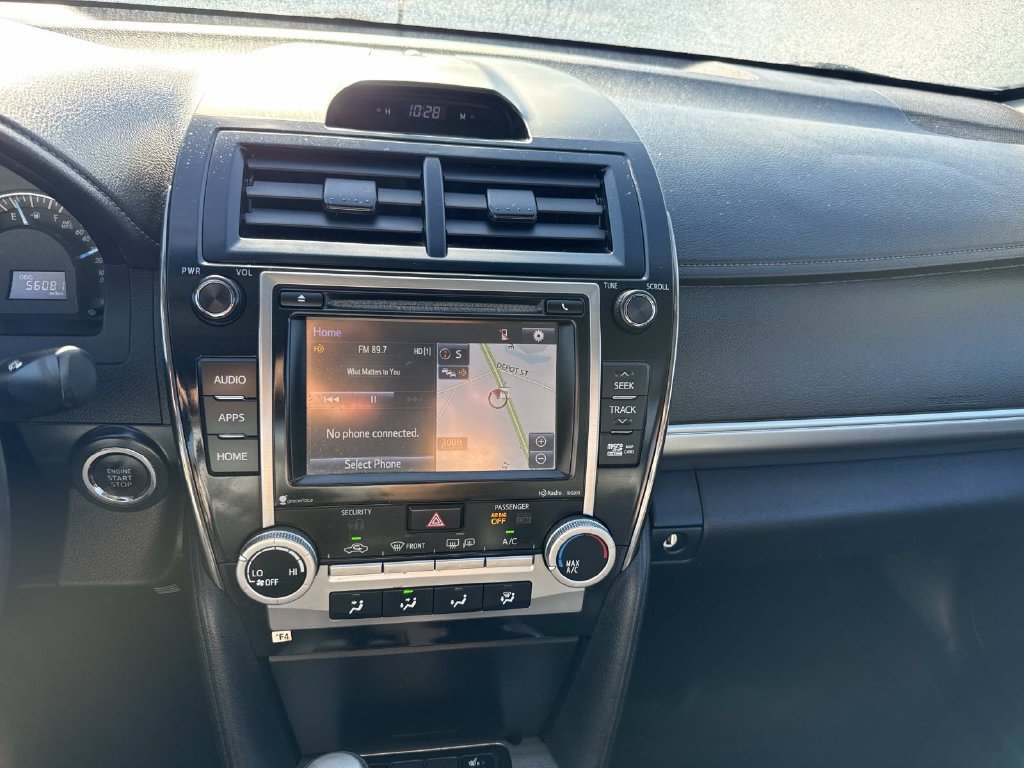 Used 2014 Toyota Camry SE w/ Leather Package FWD image 23