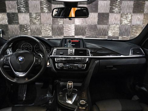 Used 2018 BMW 330i Sedan RWD image 14