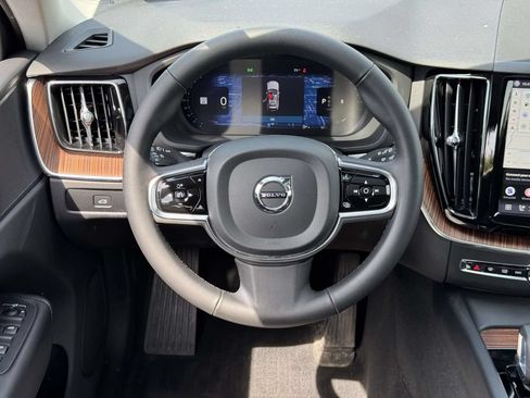 Certified 2024 Volvo XC60 B5 Plus w/ Protection Package Premier AWD/4WD image 12
