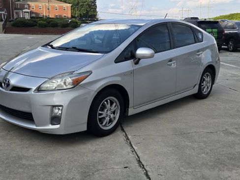Used 2011 Toyota Prius Two FWD image 1