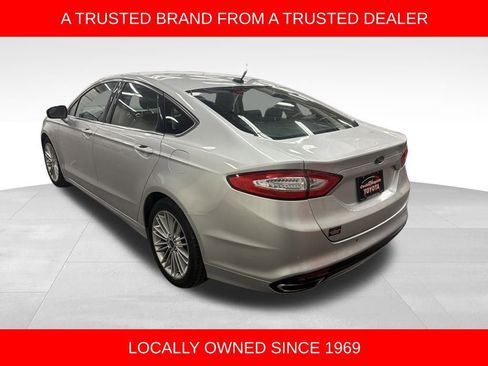 Used 2015 Ford Fusion SE w/ Equipment Group 202A image 3