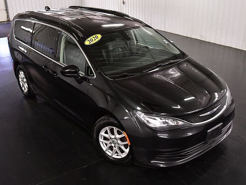 Used 2020 Chrysler Voyager Lxi FWD image 10
