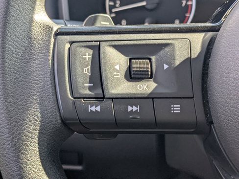 Used 2023 Nissan Rogue SV image 25