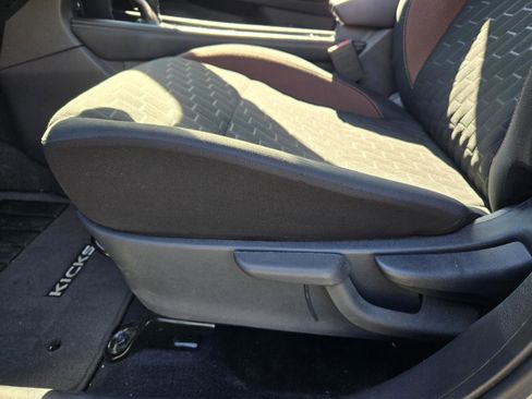 Used 2023 Nissan Kicks SR image 15