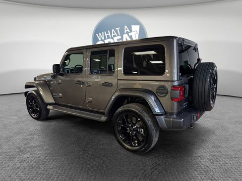 Used 2025 Jeep Wrangler Unlimited Sahara image 6