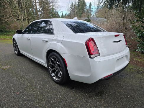 Used 2015 Chrysler 300 S image 3