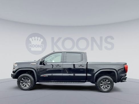 Used 2024 GMC Sierra 1500 AT4X image 2