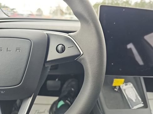 Used 2024 Tesla Model 3 Standard Range image 22