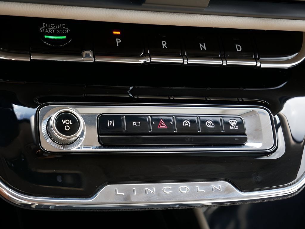 Used 2025 Lincoln Corsair Reserve FWD image 24