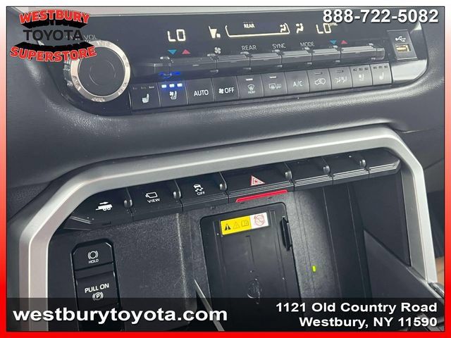 Used 2023 Toyota Sequoia Platinum AWD/4WD image 36