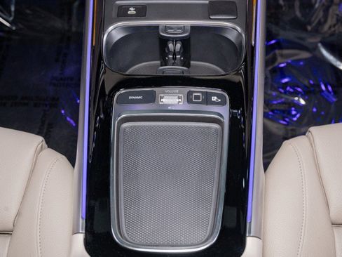 New 2025 Mercedes-Benz GLB 250 image 22