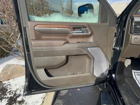 Used 2024 GMC Sierra 3500 Denali image 12