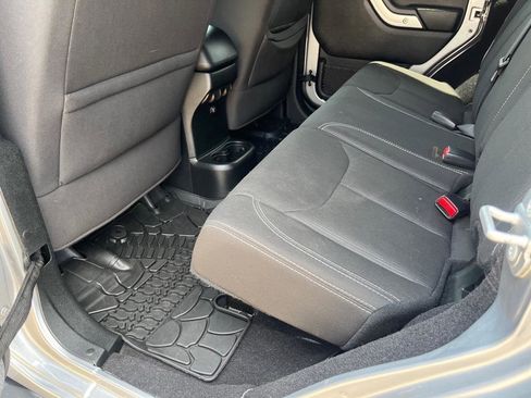 Used 2017 Jeep Wrangler Unlimited Sahara w/ Connectivity Group image 6