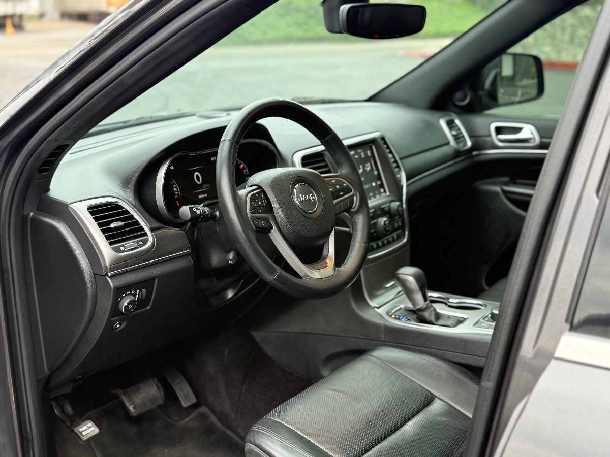 Used 2018 Jeep Grand Cherokee Limited w/ Luxury Group II AWD/4WD image 13