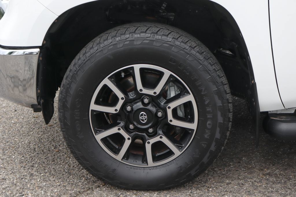 Used 2016 Toyota Tundra SR5 w/ TRD Off Road Package AWD/4WD image 46