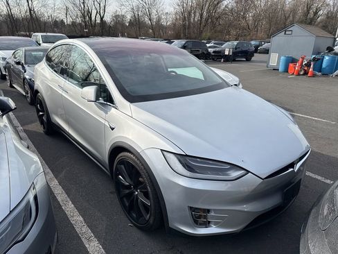 Used 2018 Tesla Model X 75D image 5