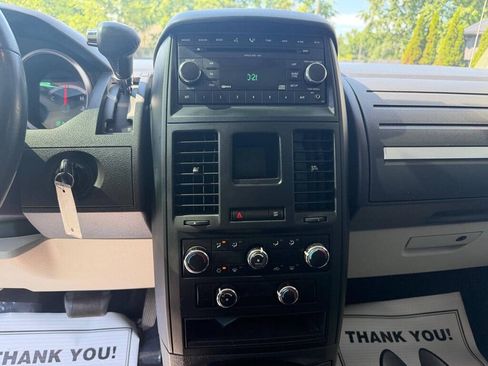Used 2008 Dodge Grand Caravan SE FWD image 14