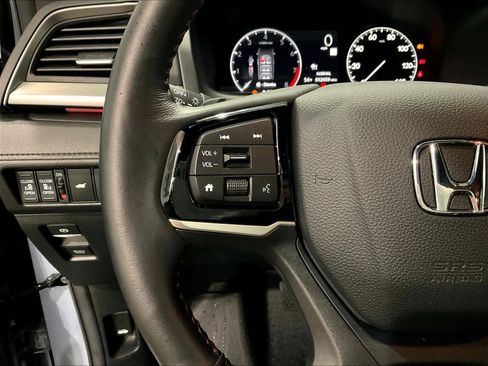 Used 2025 Honda Odyssey Sport-L image 24