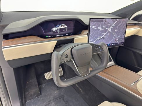 Used 2023 Tesla Model X image 13