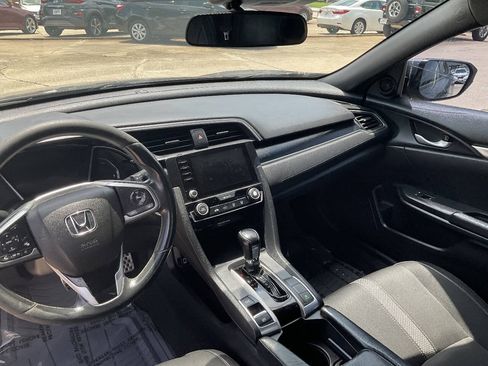 Used 2019 Honda Civic Sport image 14