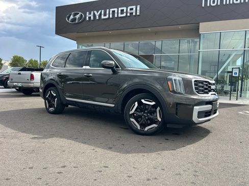 Used 2025 Kia Telluride S AWD/4WD image 3