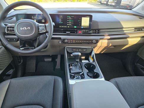 New 2026 Kia Carnival EX image 10