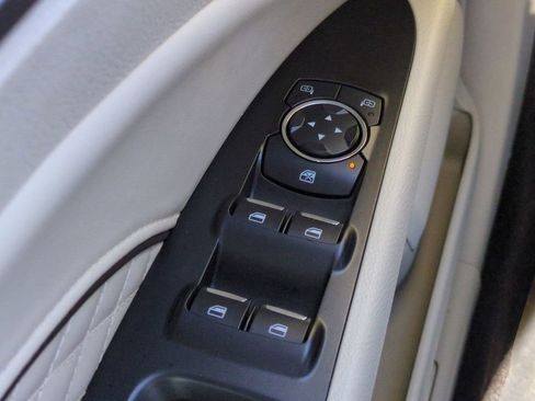 Used 2017 Ford Fusion Energi Platinum image 25