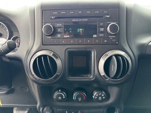 Used 2013 Jeep Wrangler Sport image 14