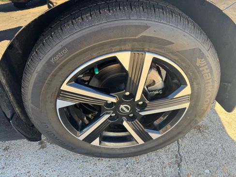 Used 2024 Nissan Sentra SV w/ All-Weather Package image 10