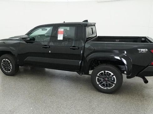 New 2025 Toyota Tacoma TRD Sport image 4