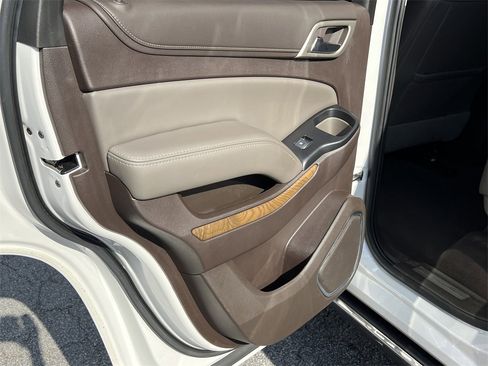 Used 2020 GMC Yukon Denali w/ Denali Premium Package image 18