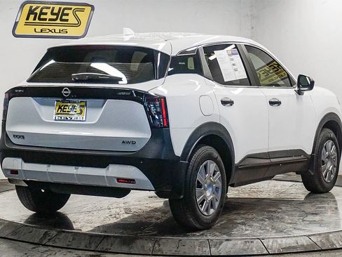 Used 2025 Nissan Kicks S image 4