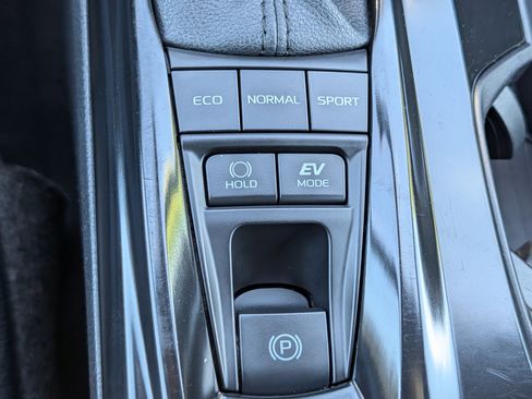 Used 2025 Toyota Camry SE w/ Convenience Package AWD/4WD image 32