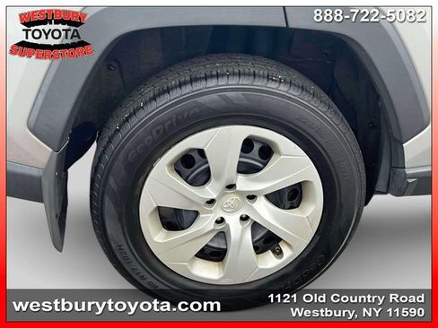 Used 2021 Toyota RAV4 LE AWD/4WD image 13