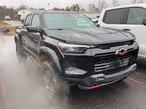 Used 2023 Chevrolet Colorado ZR2 w/ ZR2 Convenience Package III image 2