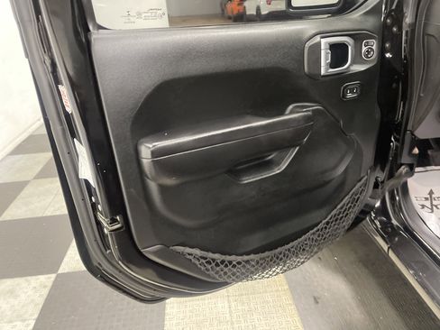 Used 2020 Jeep Gladiator Sport w/ Quick Order Package 24S image 10