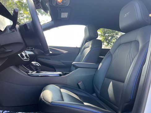 Used 2025 Buick Envista Sport Touring image 24