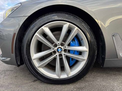 Used 2017 BMW 750i xDrive AWD/4WD image 9