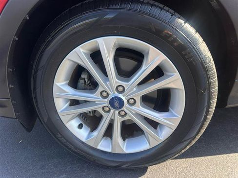 Used 2019 Ford Escape SE FWD image 6