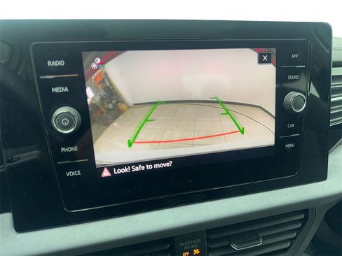 Used 2025 Volkswagen Jetta SE w/ Sunroof Package image 65