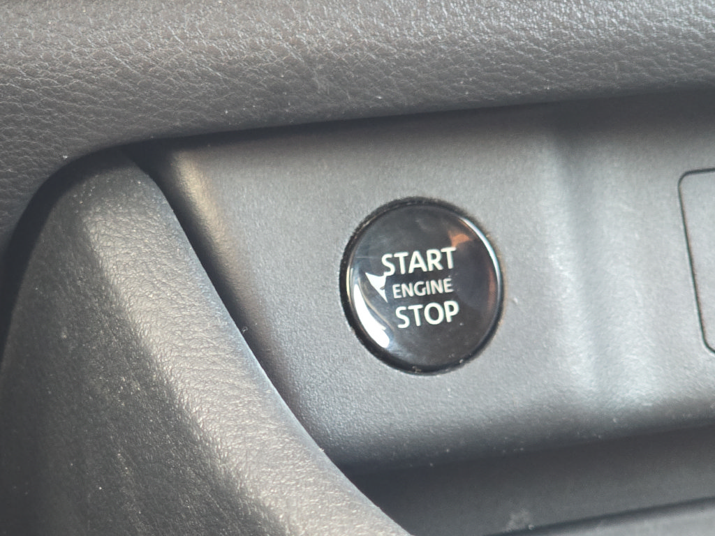 Used 2024 Nissan Rogue SV AWD/4WD image 21