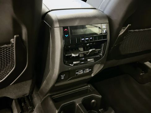 Used 2023 Jeep Grand Cherokee L Laredo AWD/4WD image 27