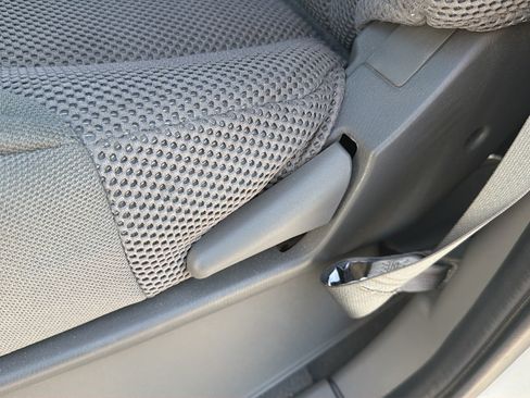 Used 2021 Nissan Frontier SV w/ Midnight Edition Floor Mats AWD/4WD image 19