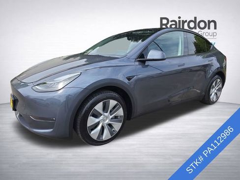 Used 2023 Tesla Model Y Long Range AWD/4WD image 3