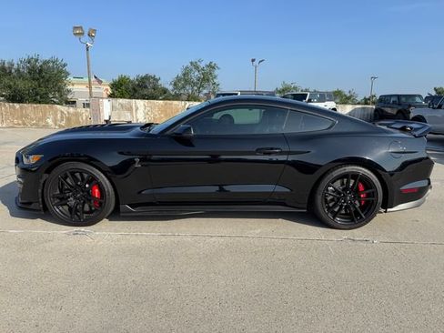 Used 2020 Ford Mustang Shelby GT500 w/ Technology Package RWD image 5
