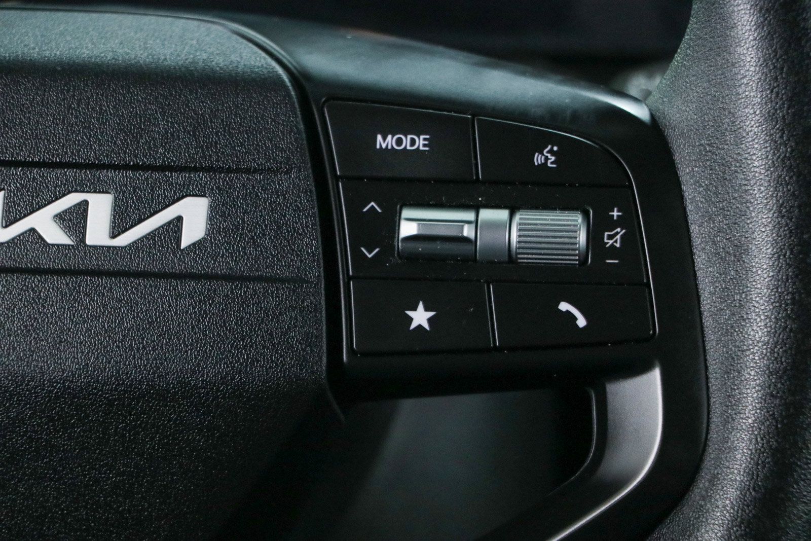 Used 2025 Kia K4 FWD image 14