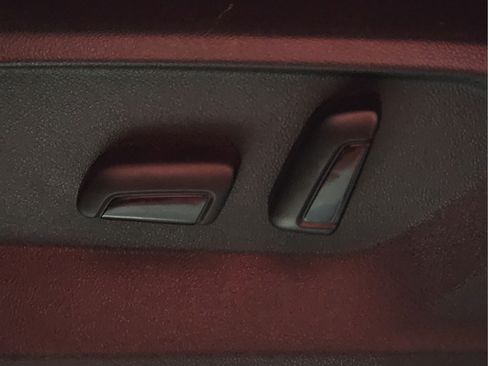 Used 2024 Volkswagen Atlas Cross Sport SE FWD image 19
