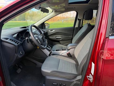 Used 2016 Ford Escape SE w/ SE Cold Weather Package AWD/4WD image 7