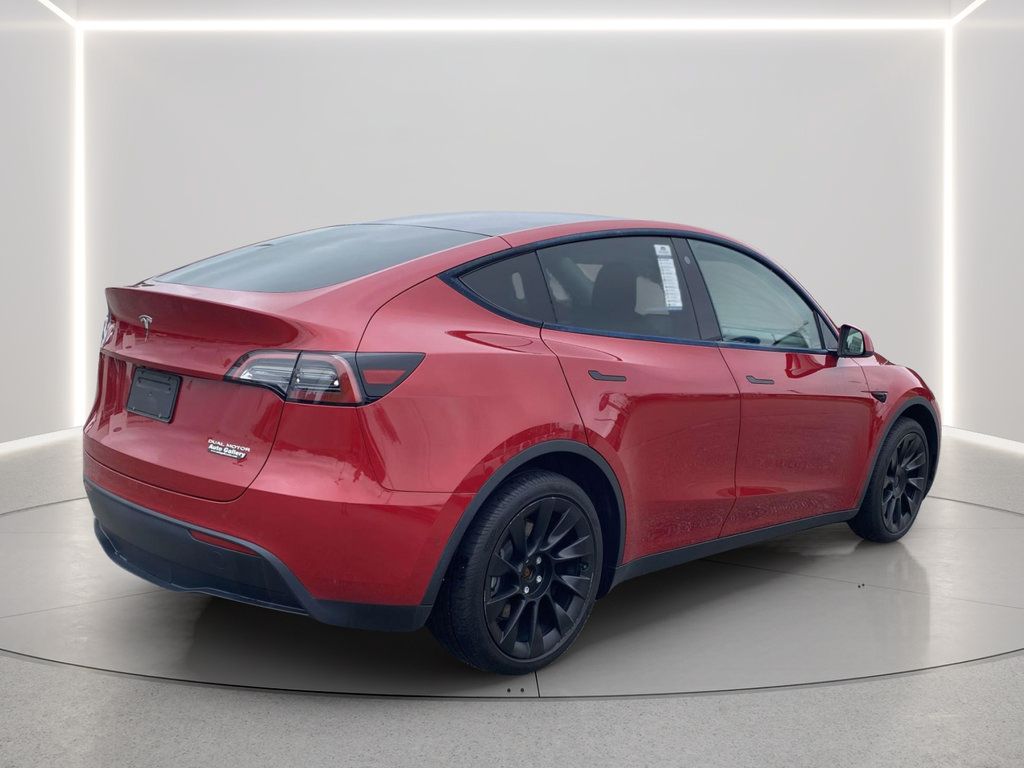 Used 2021 Tesla Model Y Long Range AWD/4WD image 5