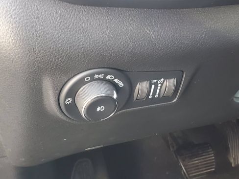 Used 2023 Jeep Compass Limited AWD/4WD image 8